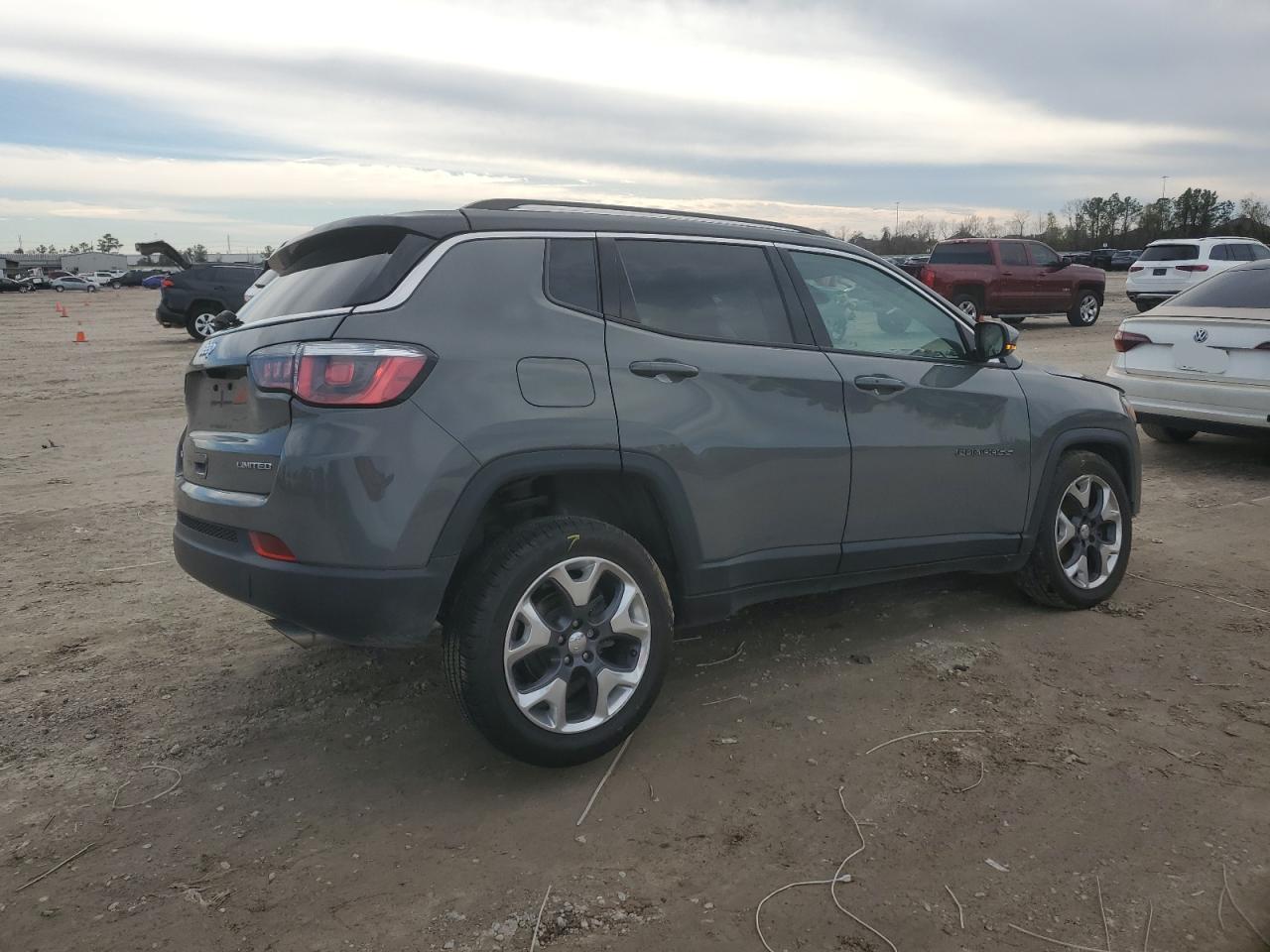 2019 Jeep Compass VIN 3C4NJDCB8KT818539 Copart auction photo, side / front end damage thumbnail 3