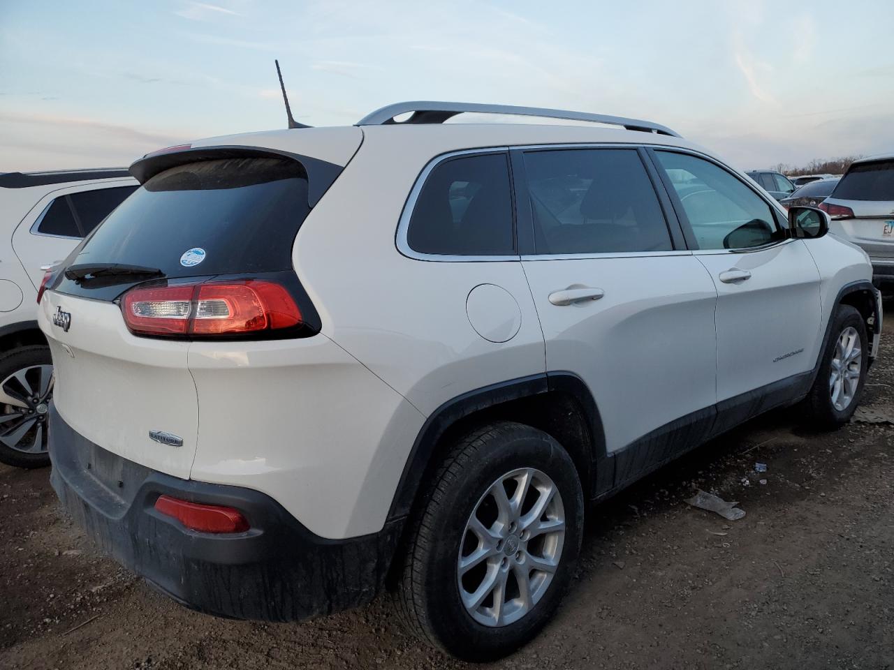 2016 Jeep Grand Cherokee VIN 1C4PJMCB7GW277414 Copart auction photo, front end / minor dent/scratches damage thumbnail 3