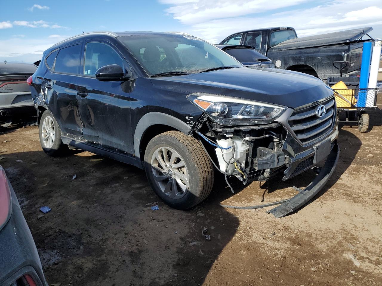 2016 Hyundai Tucson VIN KM8J3CA41GU052363 Copart auction photo, vandalism damage thumbnail 4