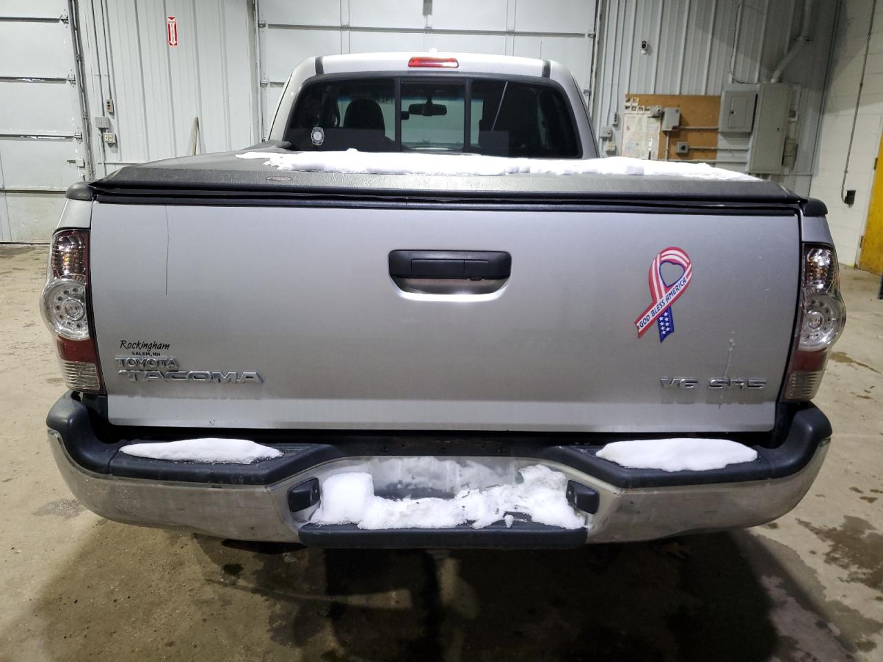 2010 Toyota Tacoma VIN 5TEUU4EN5AZ687401 Copart auction photo, rear end / undercarriage damage thumbnail 6