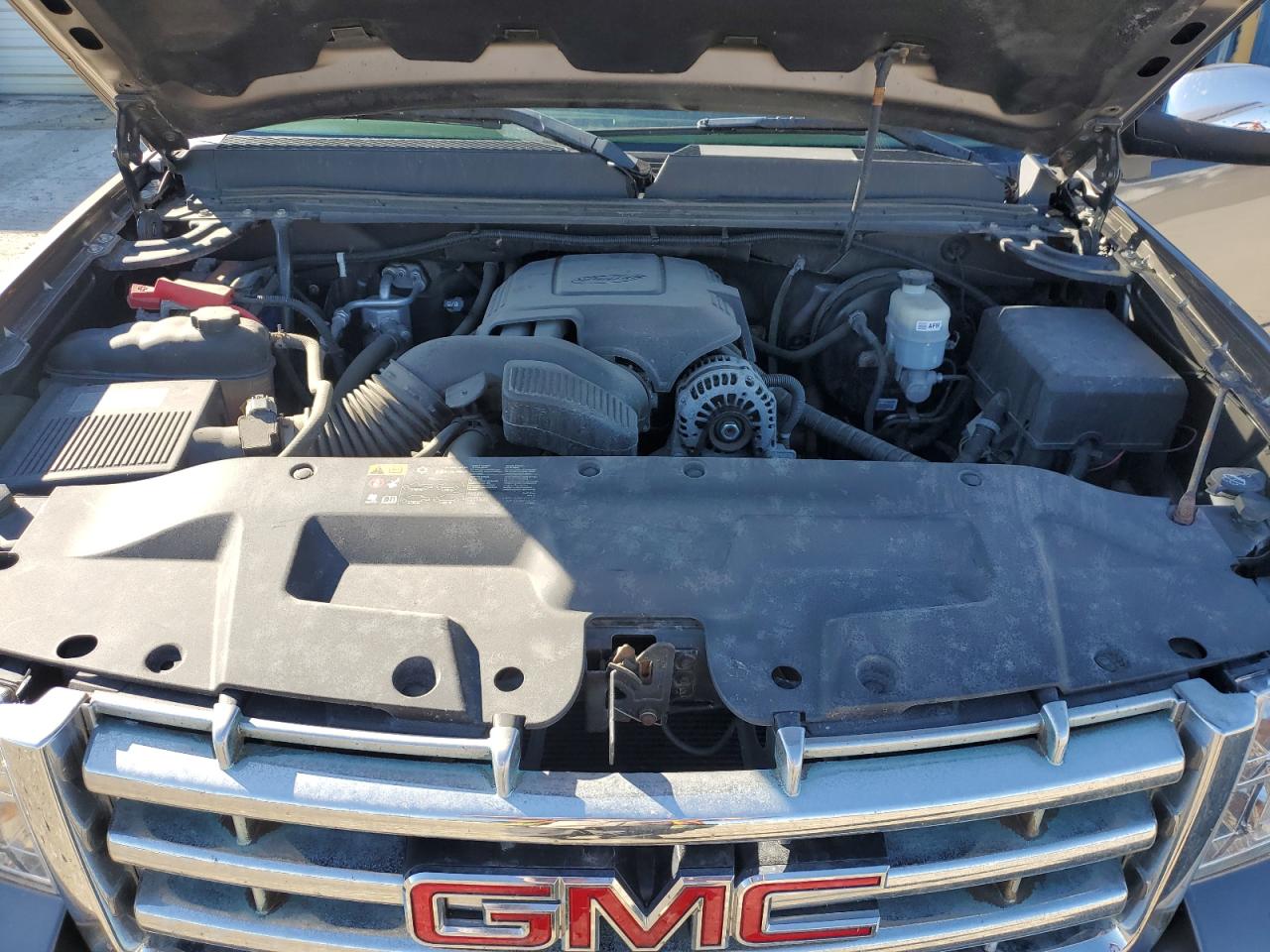 2011 GMC Sierra VIN 1GTR2VE39BZ325987 Copart auction photo, rear end / undercarriage damage thumbnail 11
