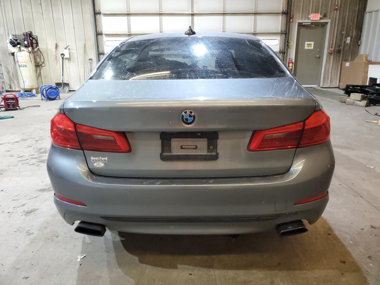 2019 BMW 5er VIN WBAJE7C55KWW05568 Copart auction photo, front end / side damage thumbnail 6