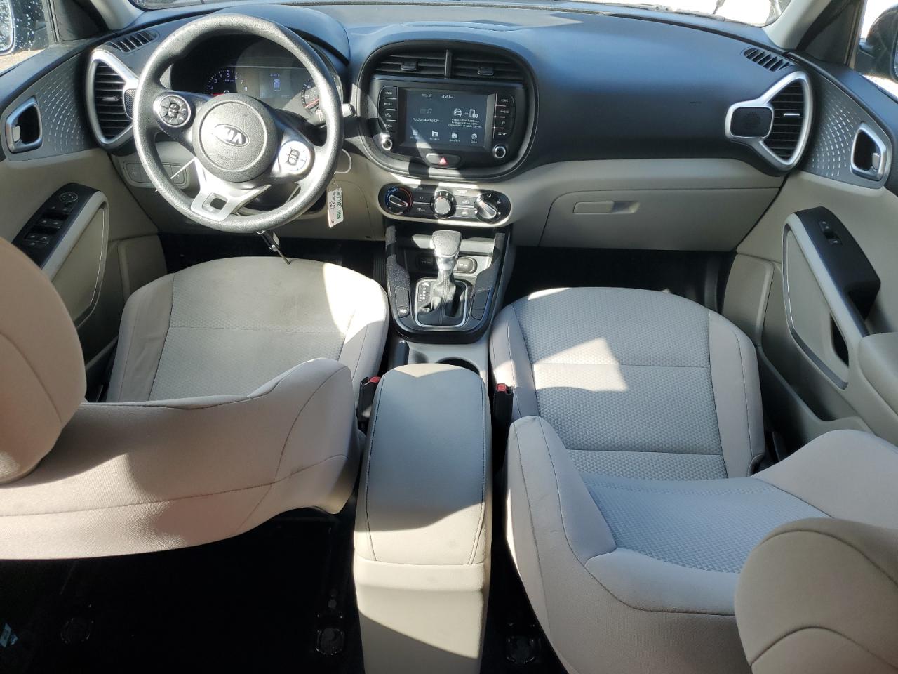 2020 KIA Soul VIN KNDJ23AU6L7032514 Copart auction photo, rear end / minor dent/scratches damage thumbnail 8
