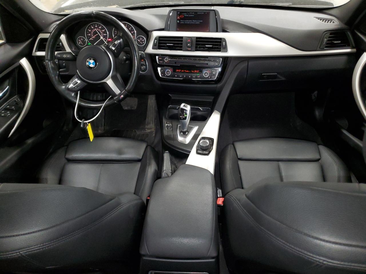 2016 BMW 3er VIN WBA8A3C54GK690565 Copart auction photo, front end damage thumbnail 8