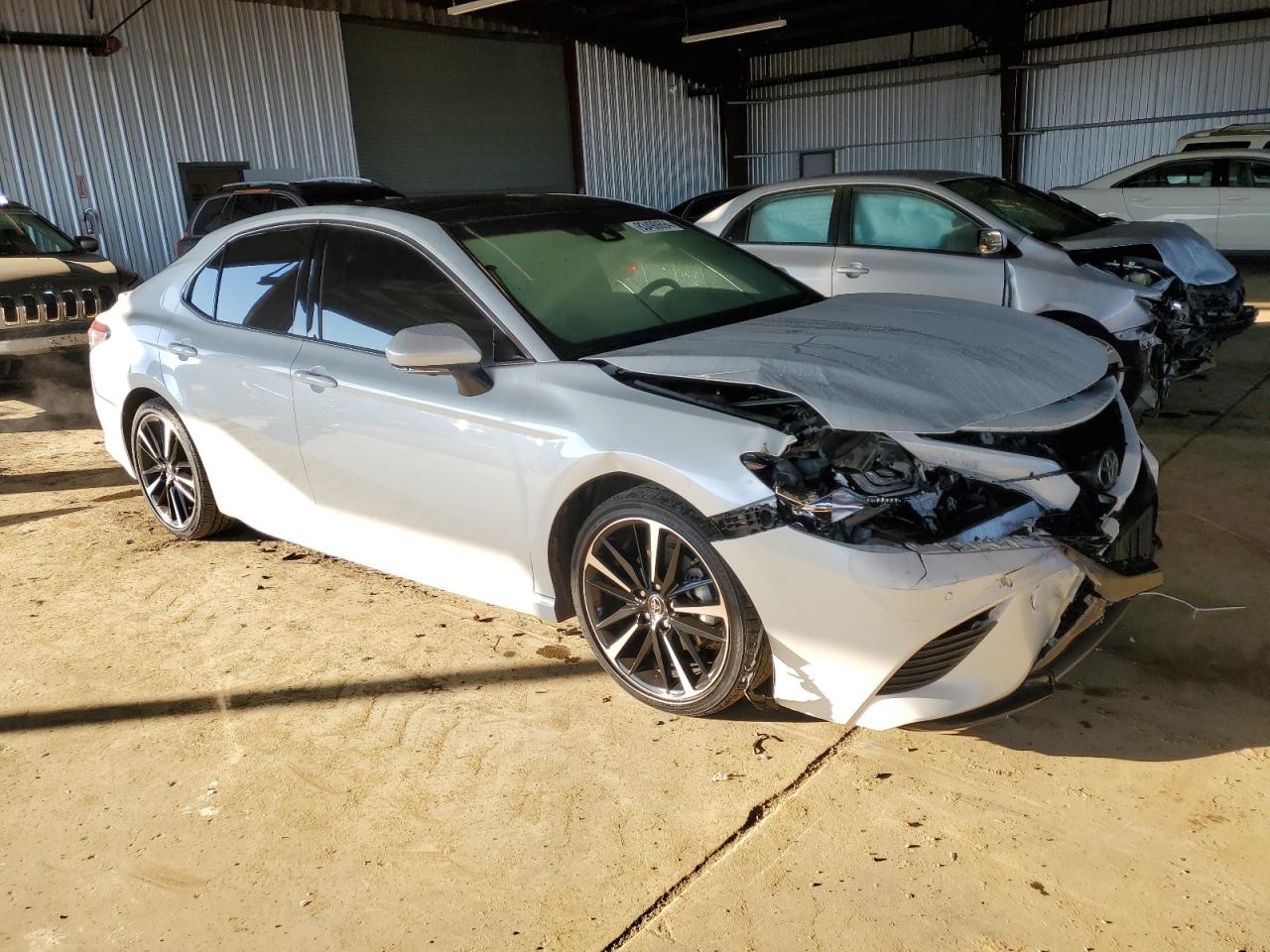 2018 Toyota Camry VIN 4T1BZ1HK8JU018729 Copart auction photo, front end damage thumbnail 4