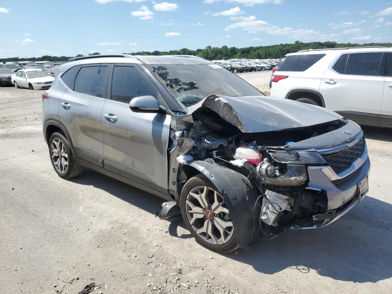 2021 KIA Seltos VIN KNDEUCA20M7148044 Copart auction photo, front end damage thumbnail 4