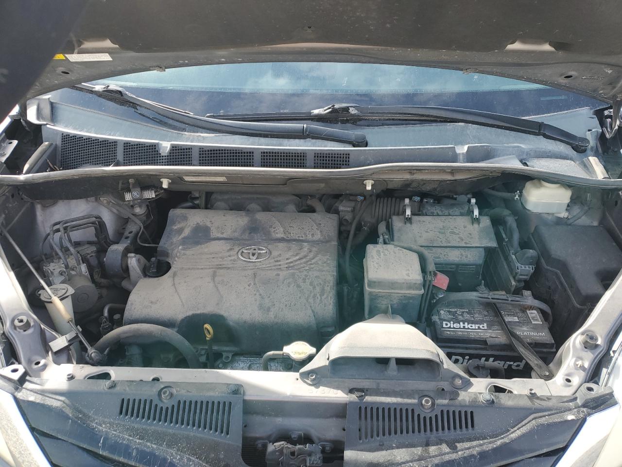 2011 Toyota Sienna VIN 5TDJK3DC4BS017470 Copart auction photo, rear end / side damage thumbnail 12