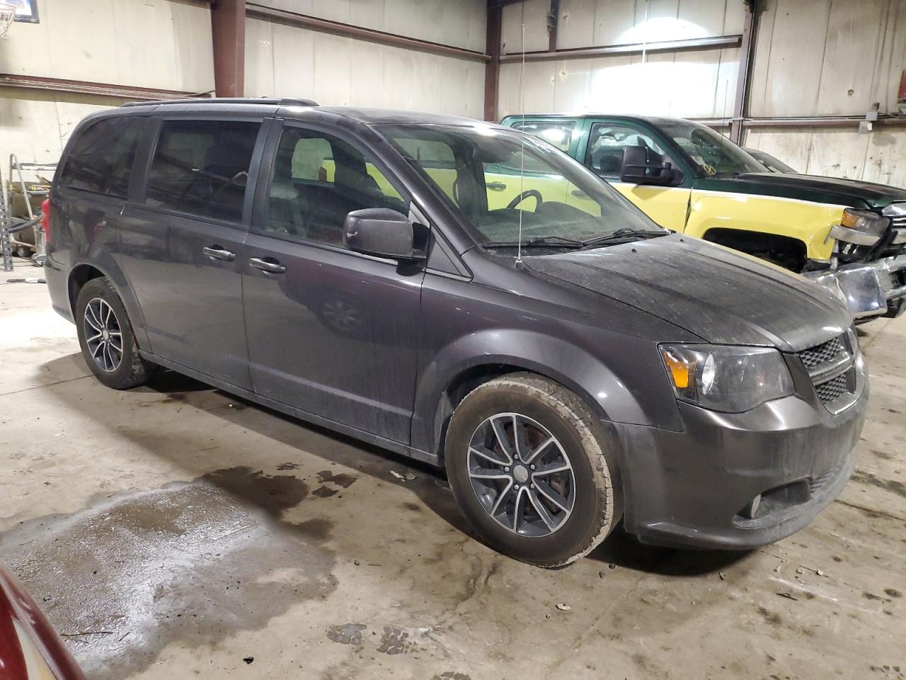 2019 Dodge Caravan VIN 2C4RDGEG9KR611020 Copart auction photo, minor dent/scratches damage thumbnail 4