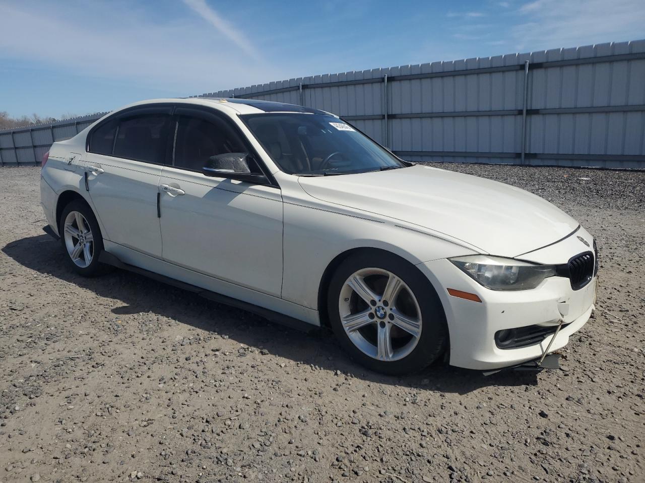 2014 BMW 3er VIN WBA3B5C5XEP542102 Copart auction photo, side / front end damage thumbnail 4
