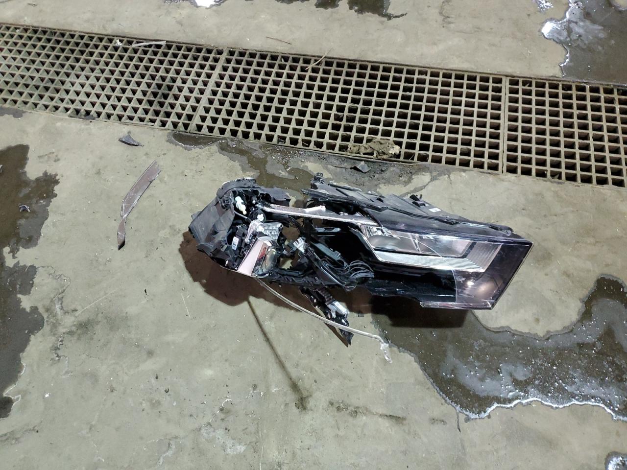 2018 Audi Q7 VIN WA1LAAF72JD051024 Copart auction photo, front end damage thumbnail 13