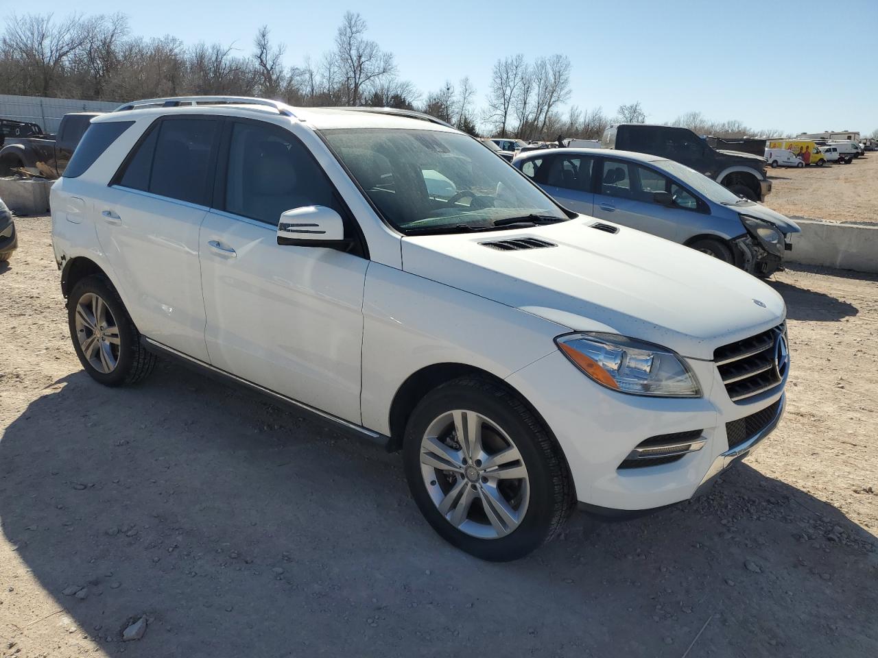 2015 Mercedes-Benz M-klasse VIN 4JGDA5HB8FA581991 Copart auction photo, rear end / minor dent/scratches damage thumbnail 4