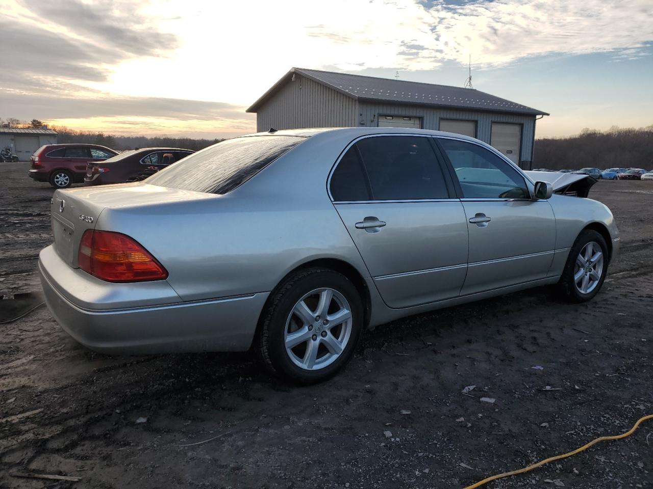 2003 Lexus LS VIN JTHBN30FX30098358 Copart auction photo, front end / minor dent/scratches damage thumbnail 3