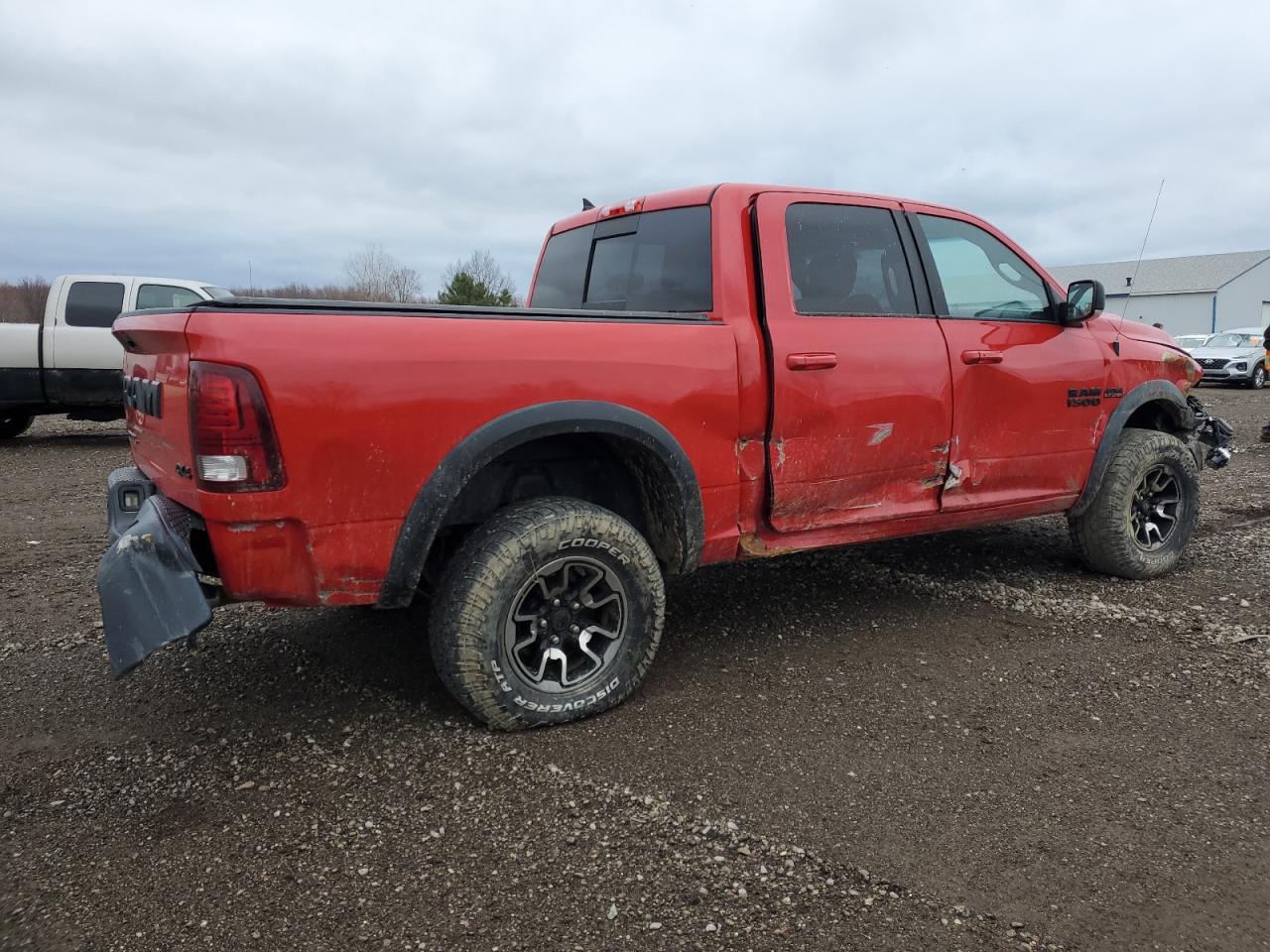 2016 RAM 1500 VIN 1C6RR7YT8GS105539 Copart auction photo, side / front end damage thumbnail 3