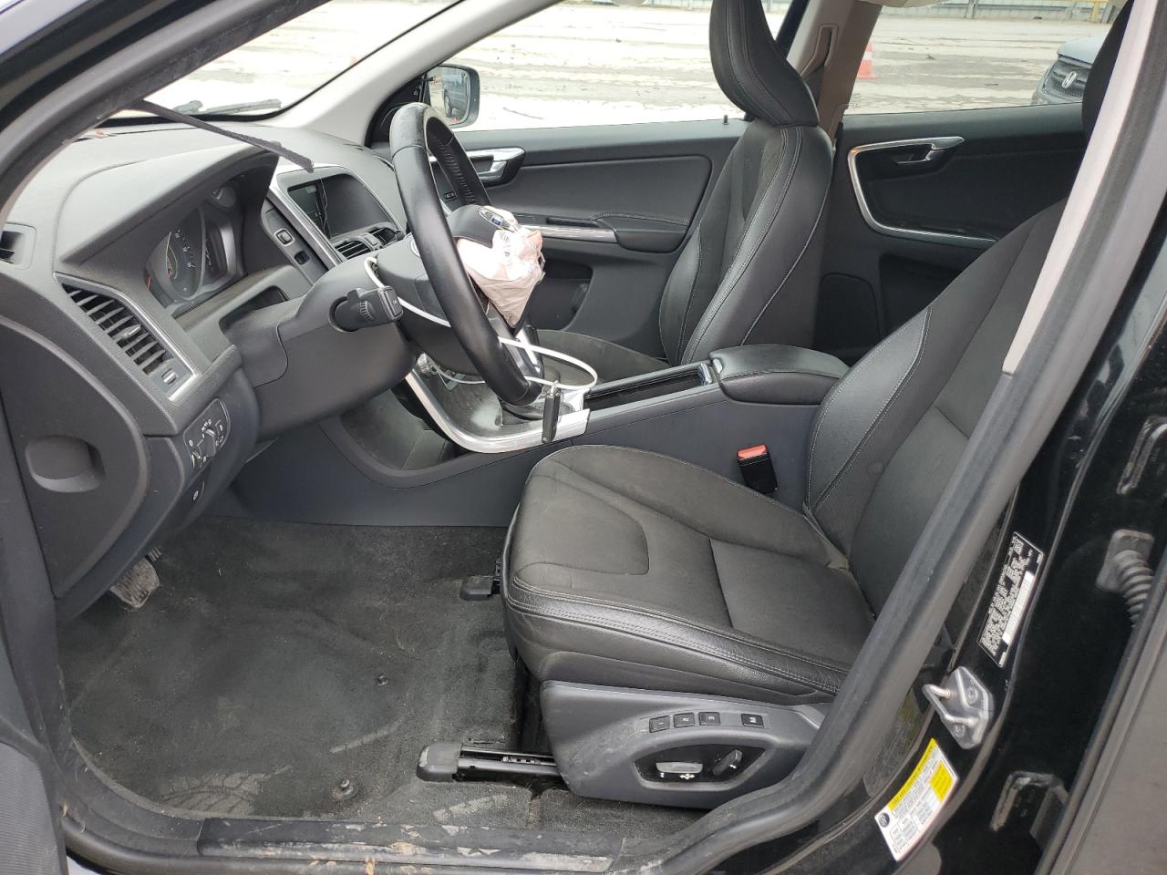 2016 Volvo XC60 VIN YV440MDJ3G2865150 Copart auction photo, front end damage thumbnail 7