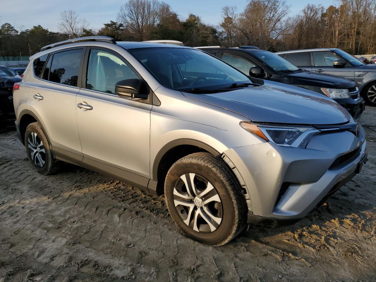 2018 Toyota RAV 4 VIN 2T3BFREV8JW739985 Copart auction photo, front end damage thumbnail 4