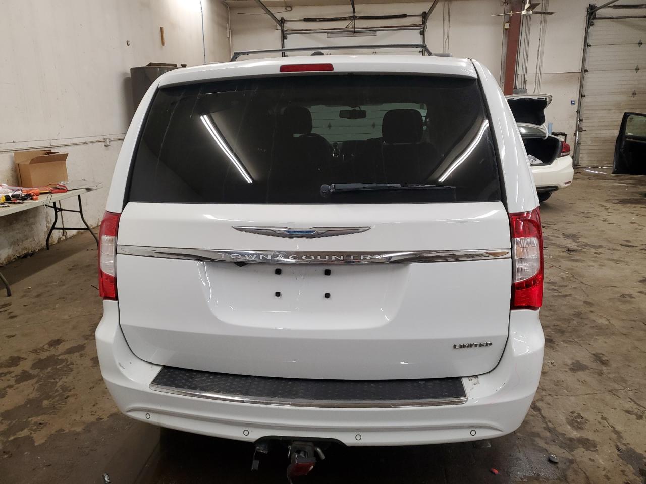 2016 Chrysler Town & Country VIN 2C4RC1JG1GR104884 Copart auction photo, front end damage thumbnail 6