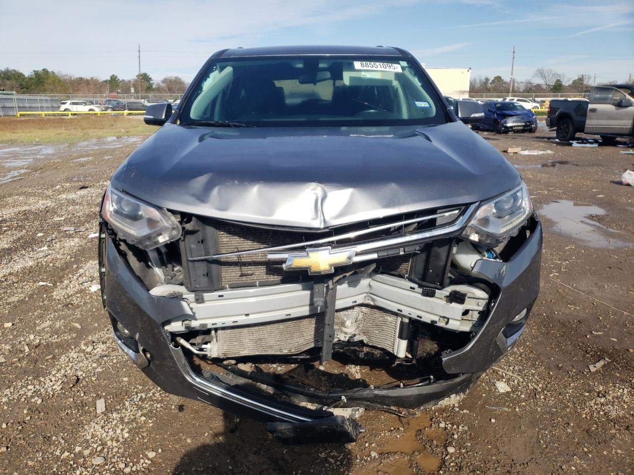 2020 Chevrolet Traverse VIN 1GNERGKW3LJ184720 Copart auction photo, front end / minor dent/scratches damage thumbnail 5