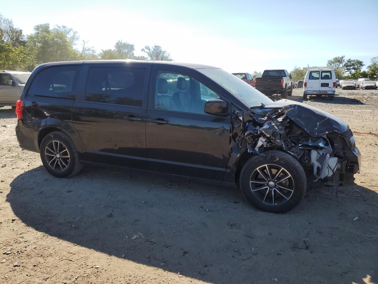 2018 Dodge Caravan VIN 2C4RDGEG4JR145348 Copart auction photo, front end / rear end damage thumbnail 4