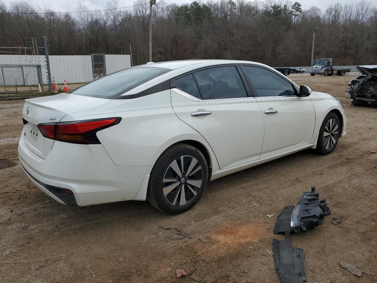 2021 Nissan Altima VIN 1N4BL4DV1MN301646 Copart auction photo, front end damage thumbnail 3