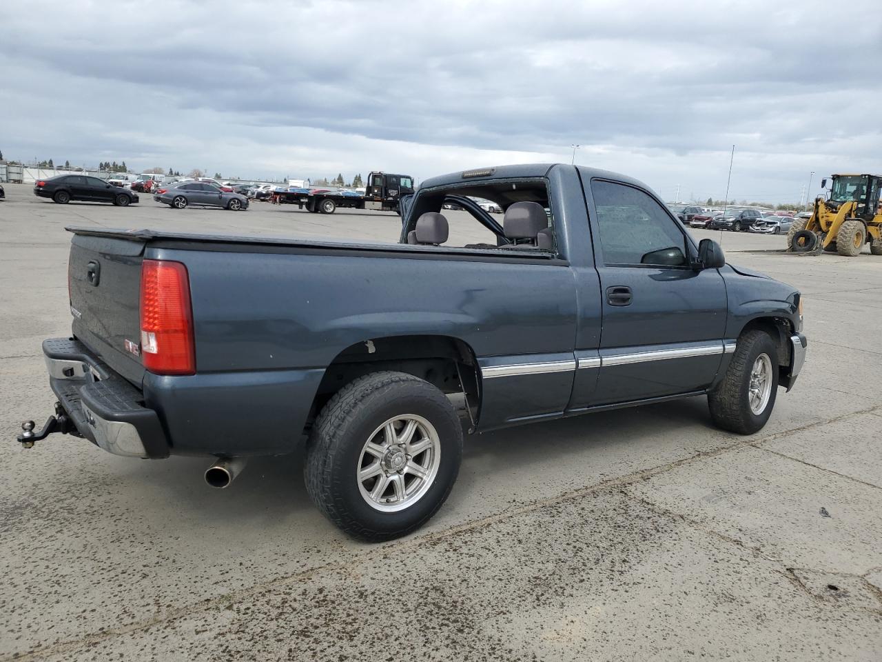 2002 GMC Sierra VIN 1GTEC14V02Z184220 Copart auction photo, side damage thumbnail 3