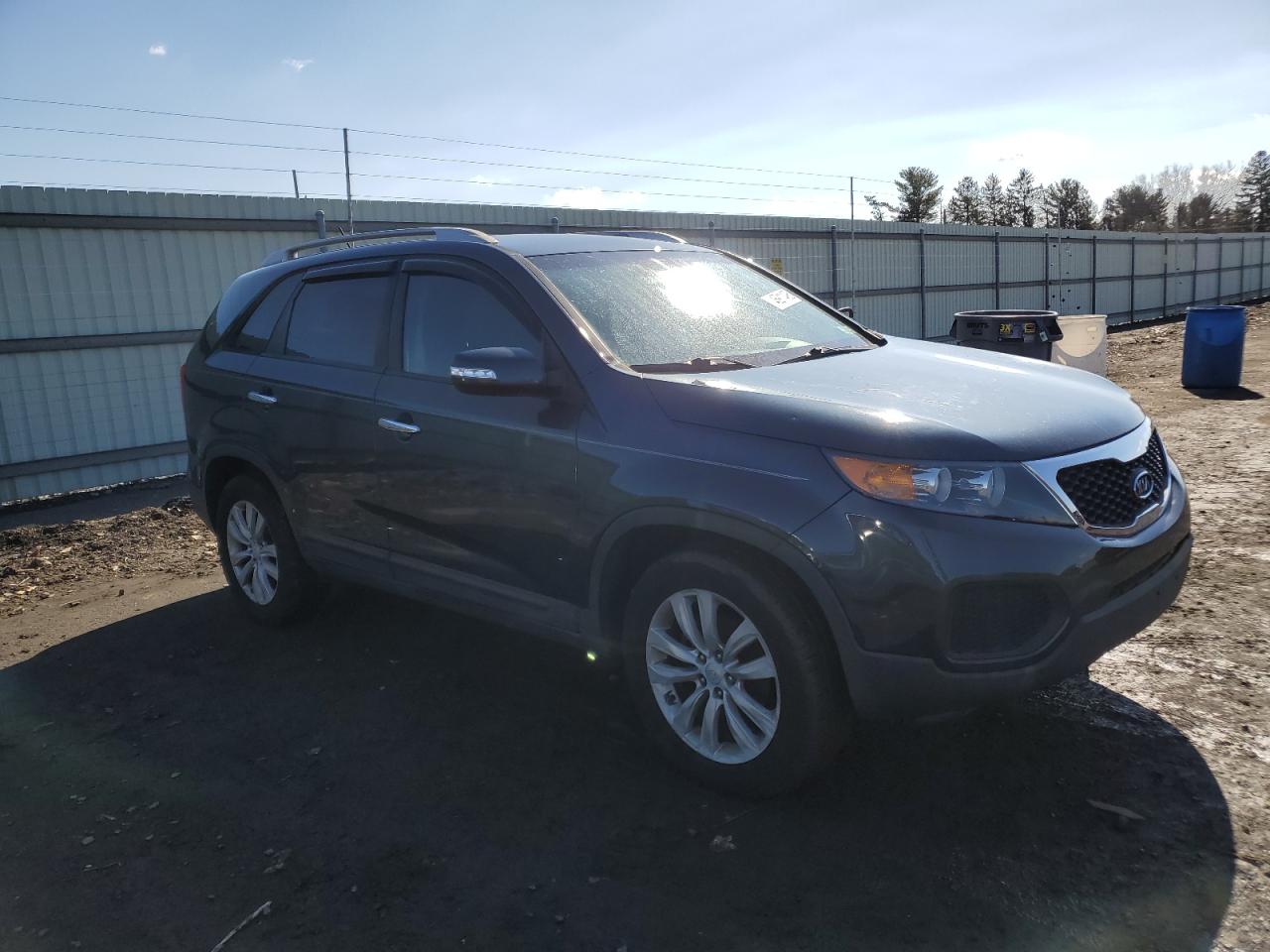 2011 KIA Sorento VIN 5XYKTDA26BG072082 Copart auction photo, normal wear damage thumbnail 4