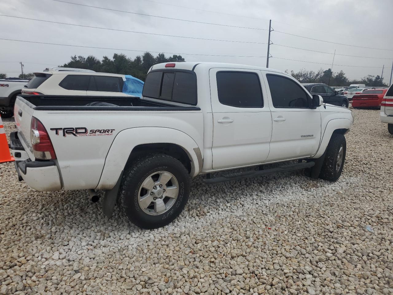 2015 Toyota Tacoma VIN 5TFJU4GN3FX088768 Copart auction photo, front end damage thumbnail 3