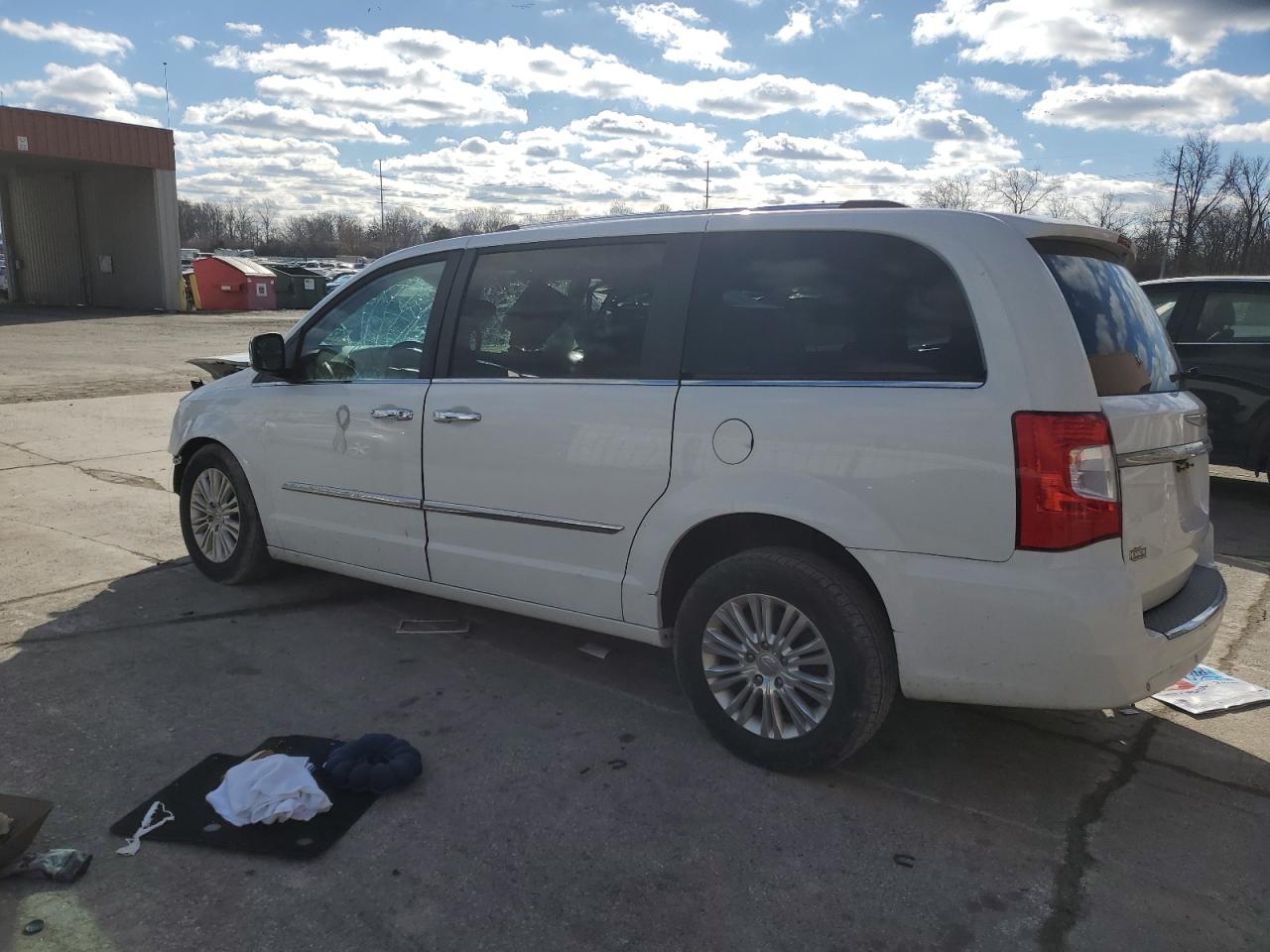 2015 Chrysler Town & Country VIN 2C4RC1JG7FR743124 Copart auction photo, front end / side damage thumbnail 2