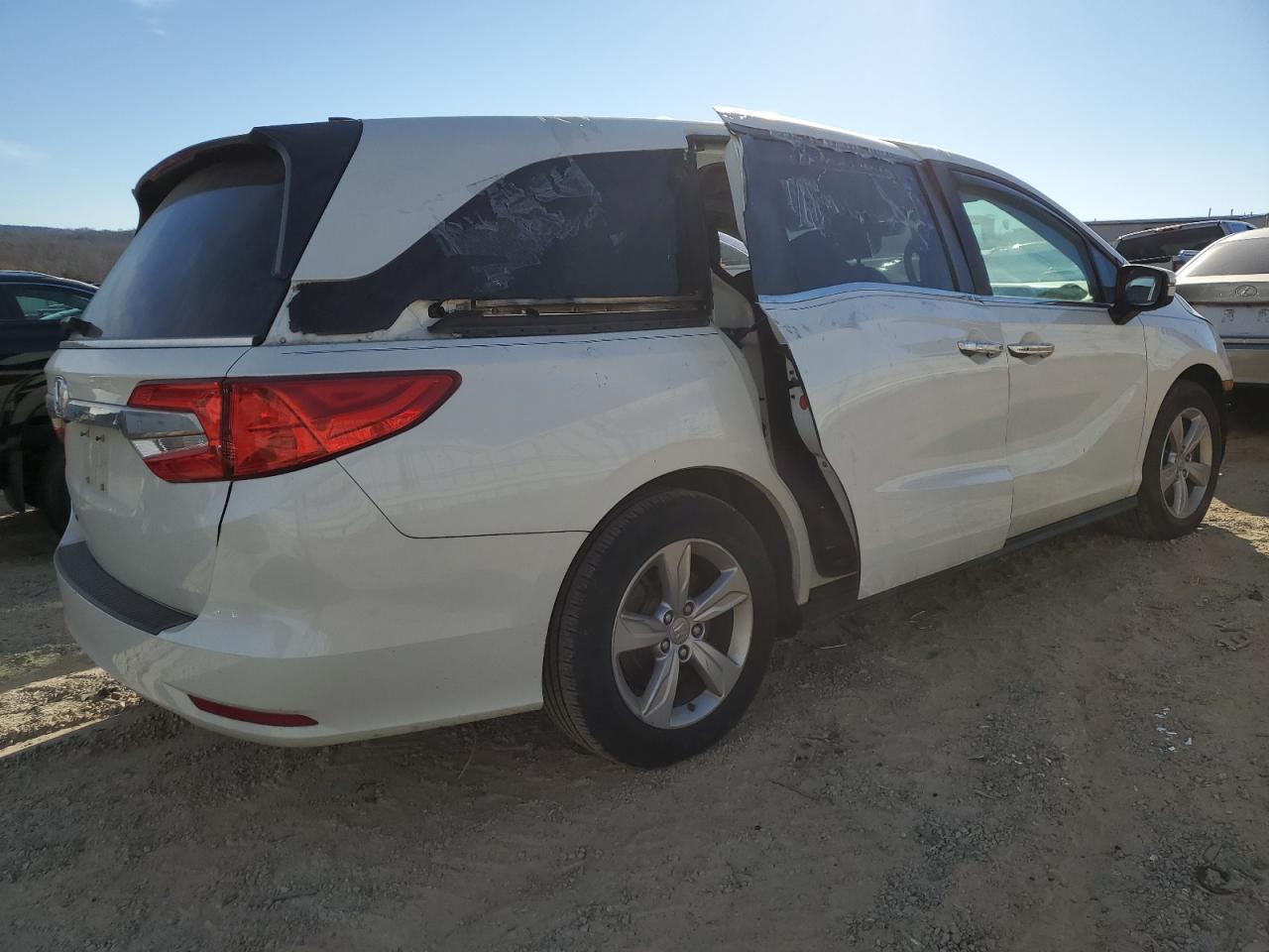 2020 Honda Odyssey VIN 5FNRL6H78LB057913 Copart auction photo, side / front end damage thumbnail 3
