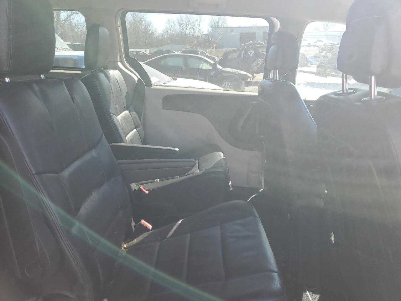 2011 Chrysler Town & Country VIN 2A4RR5DG3BR759312 Copart auction photo, front end / side damage thumbnail 11