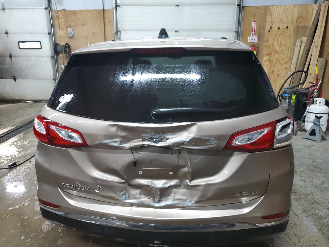 2019 Chevrolet Equinox VIN 3GNAXUEV5KL113869 Copart auction photo, rear end / minor dent/scratches damage thumbnail 6