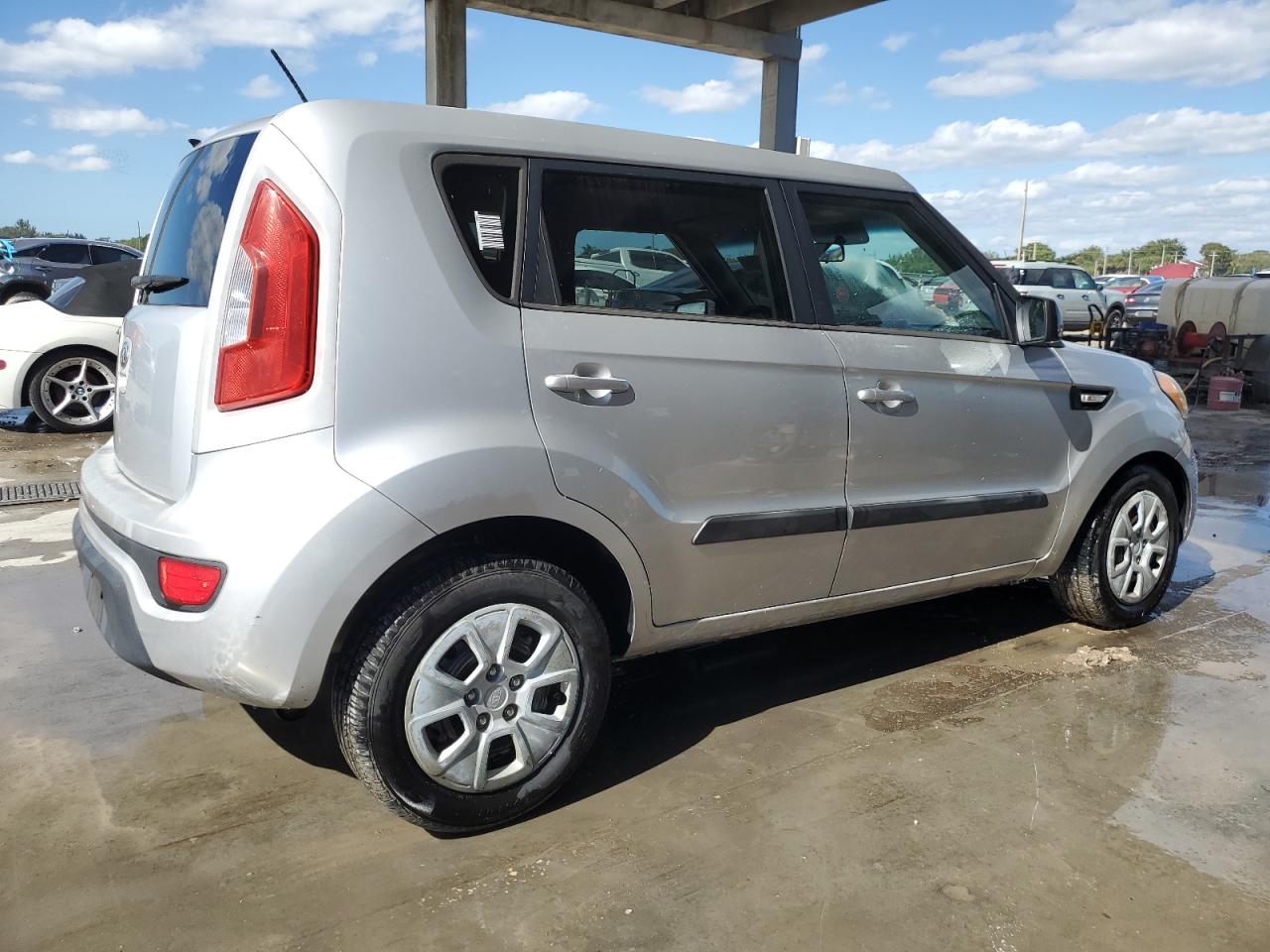 2013 KIA Soul VIN KNDJT2A57D7770114 Copart auction photo, front end / side damage thumbnail 3