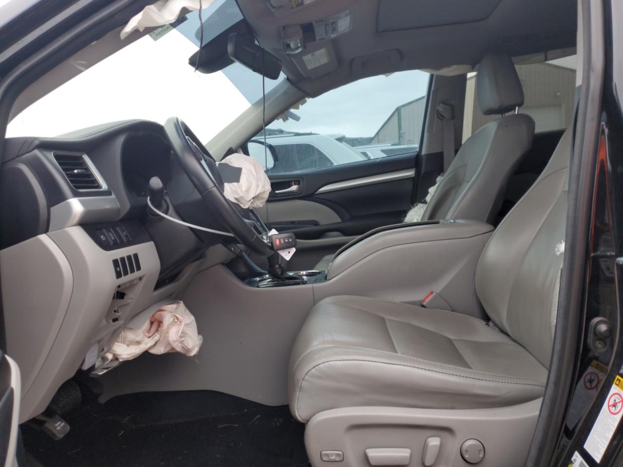 2017 Toyota Highlander VIN 5TDJZRFH2HS464363 Copart auction photo, front end damage thumbnail 7