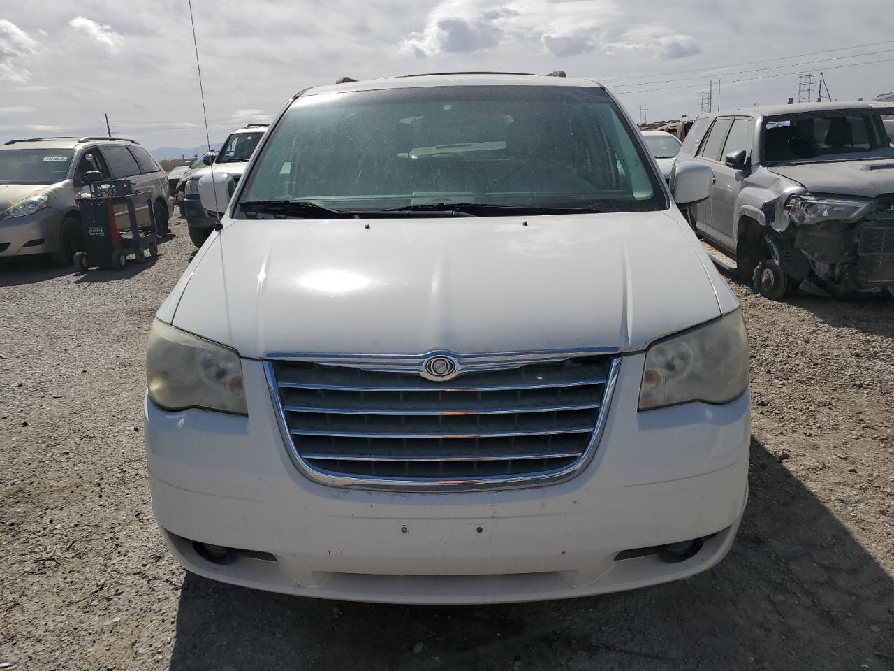 2009 Chrysler Town & Country VIN 2A8HR54129R509334 Copart auction photo, normal wear damage thumbnail 5
