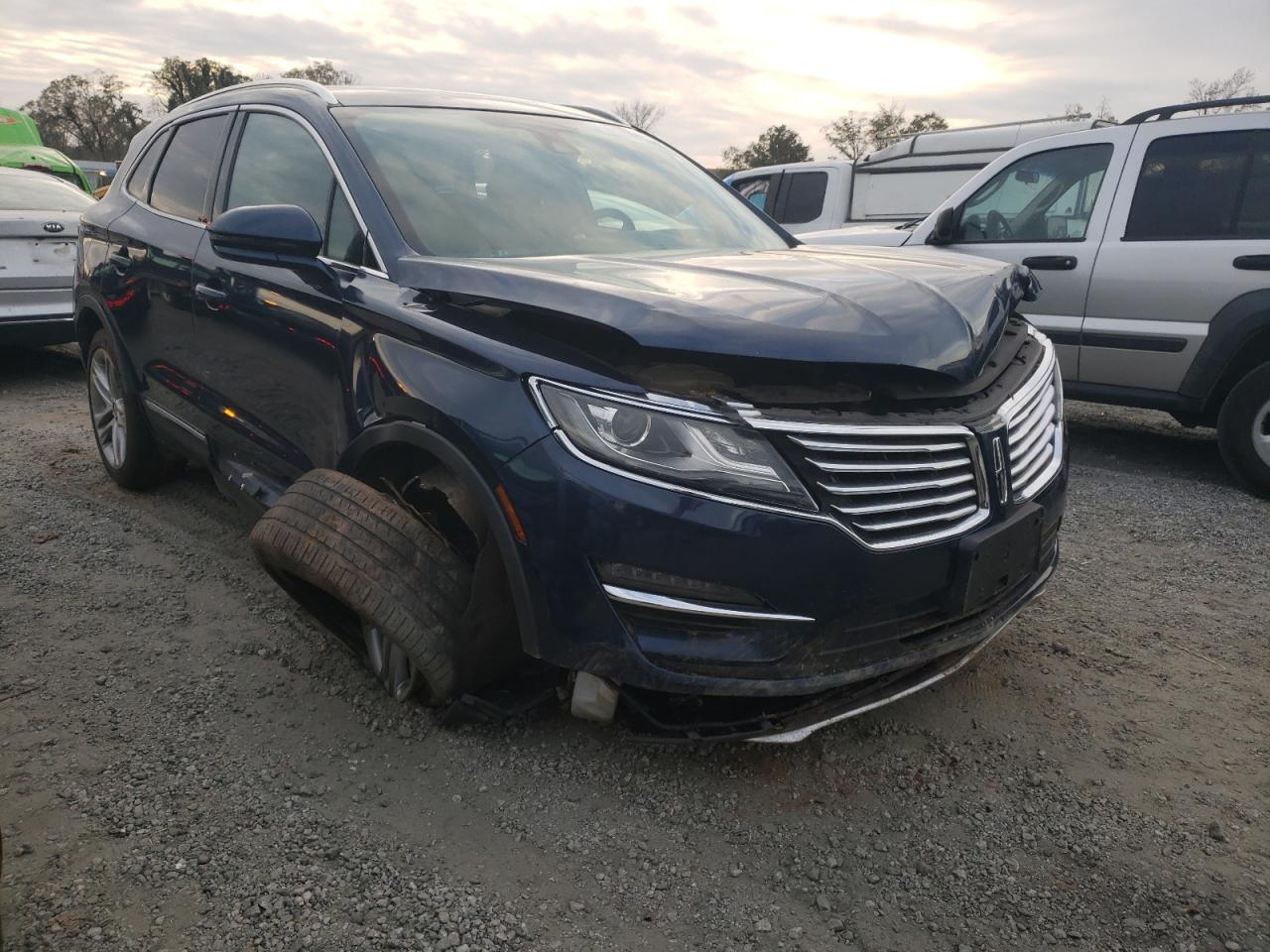 2015 Lincoln MKZ VIN 5LMCJ2A90FUJ28526 Copart auction photo, all over damage thumbnail 4