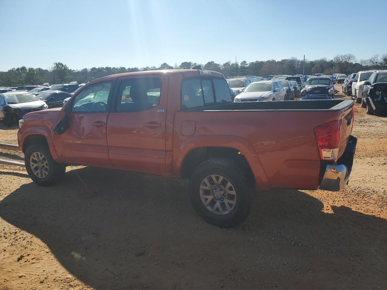 2017 Toyota Tacoma VIN 5TFAZ5CN5HX047994 Copart auction photo, front end damage thumbnail 2