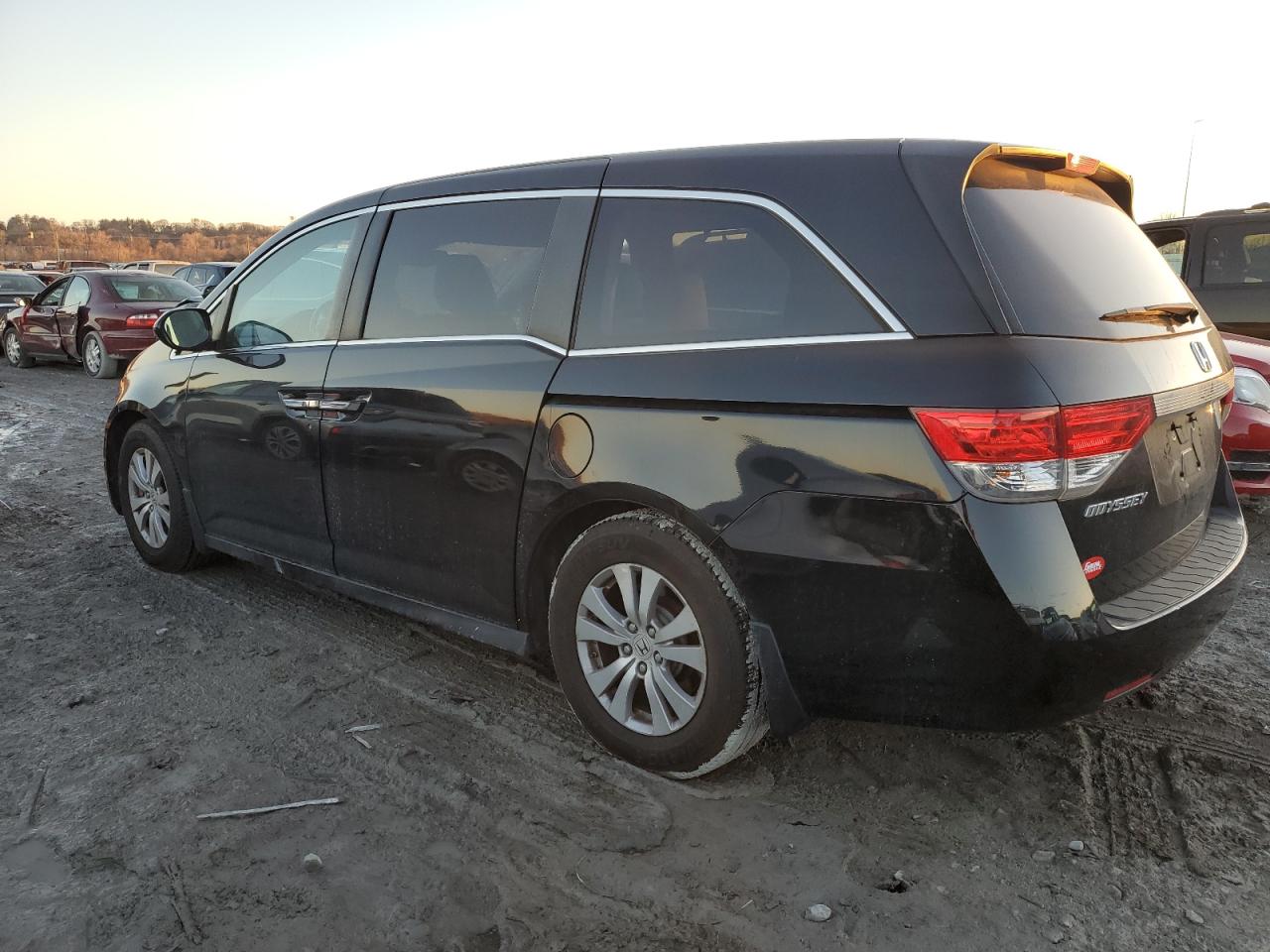 2015 Honda Odyssey VIN 5FNRL5H68FB053642 Copart auction photo, front end damage thumbnail 2