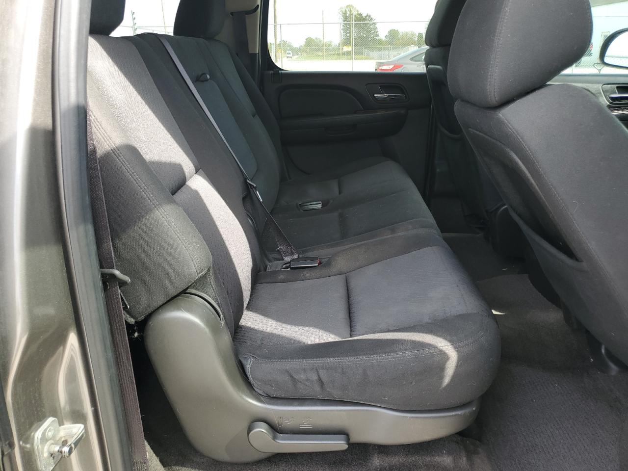 2012 GMC Yukon VIN 1GKS1HE09CR220884 Copart auction photo, side / minor dent/scratches damage thumbnail 11
