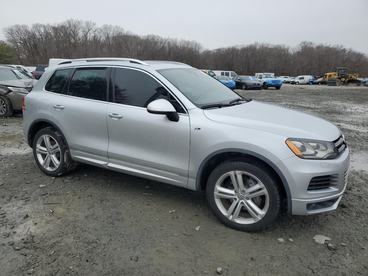 2014 Volkswagen Touareg VIN WVGDF9BP5ED007617 Copart auction photo, side / rear end damage thumbnail 4