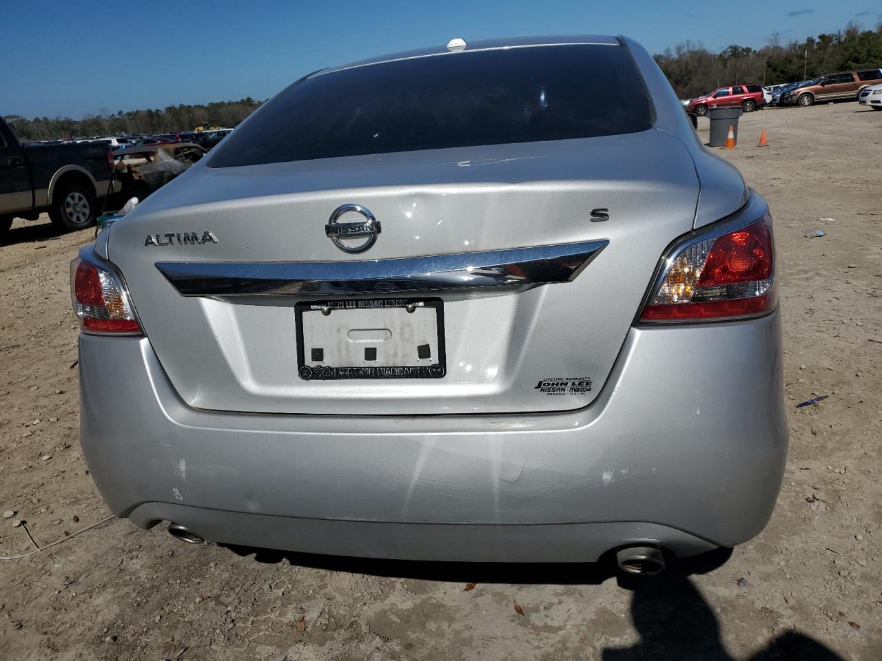 2015 Nissan Altima VIN 1N4AL3AP5FN343798 Copart auction photo, front end damage thumbnail 6