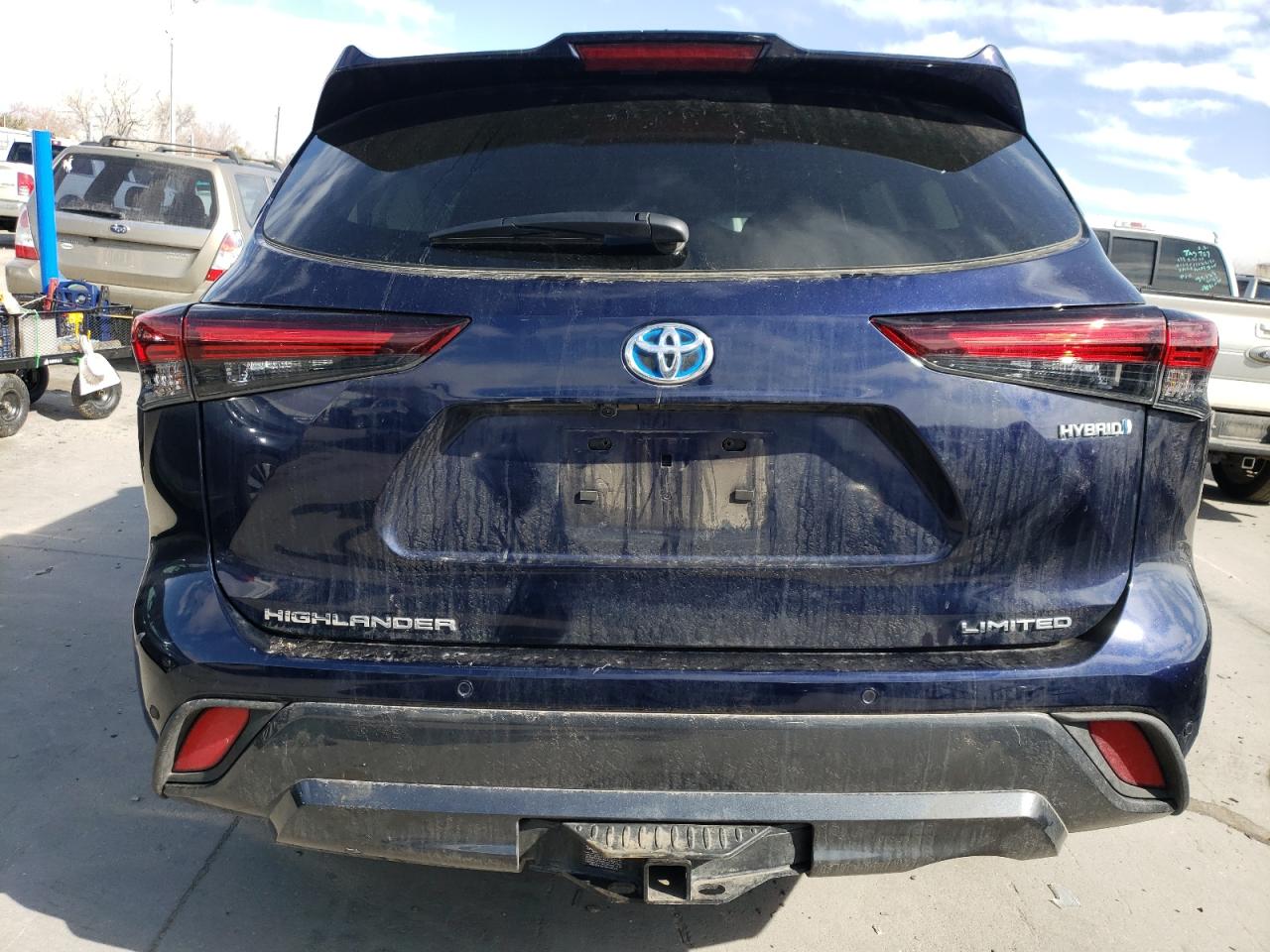 2024 Toyota Highlander VIN 5TDXBRCH2RS604402 Copart auction photo, front end / side damage thumbnail 6