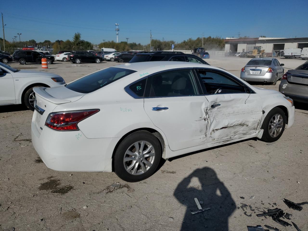 2014 Nissan Altima VIN 1N4AL3AP2EC324555 Copart auction photo, side / minor dent/scratches damage thumbnail 3
