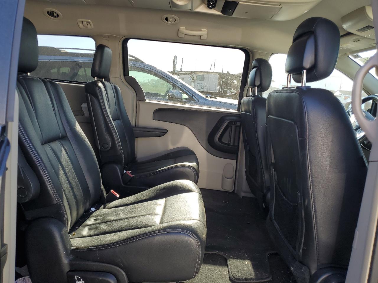 2016 Chrysler Town & Country VIN 2C4RC1BG4GR292587 Copart auction photo, front end damage thumbnail 12