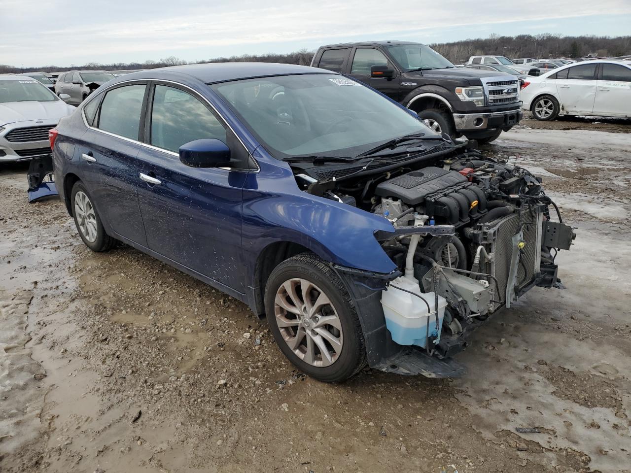 2018 Nissan Sentra VIN 3N1AB7AP7JL623352 Copart auction photo, front end damage thumbnail 4