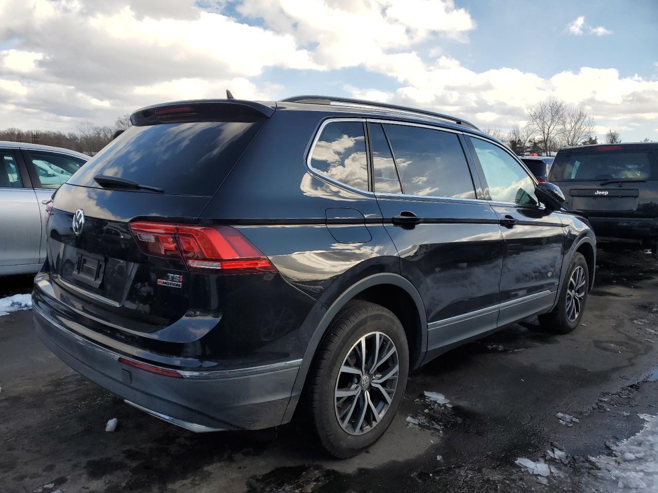 2018 Volkswagen Tiguan VIN 3VV2B7AXXJM217871 Copart auction photo, front end damage thumbnail 3
