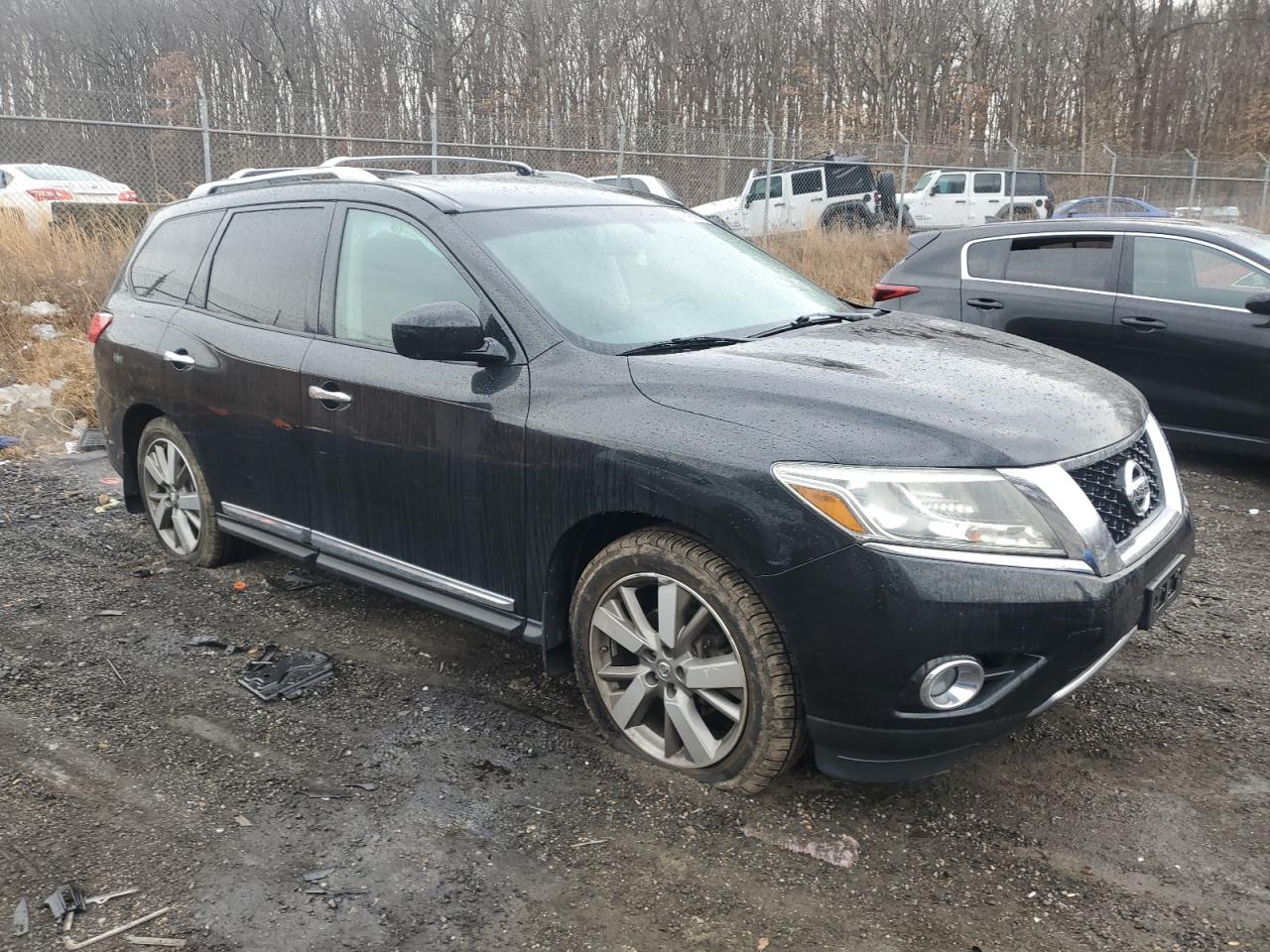 2015 Nissan Pathfinder VIN 5N1AR2MM0FC660013 Copart auction photo, minor dent/scratches damage thumbnail 4