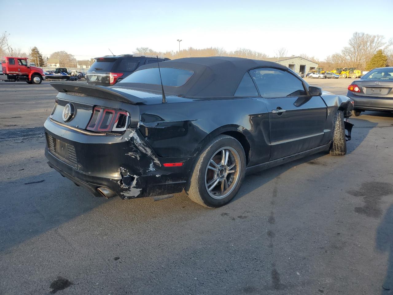 2014 Ford Mustang VIN 1ZVBP8EM2E5224747 Copart auction photo, front end / vandalism damage thumbnail 3