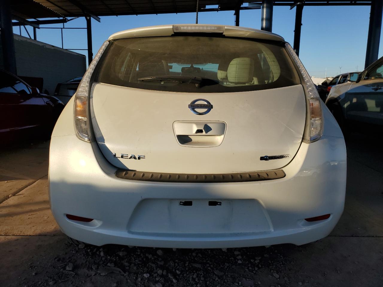 2017 Nissan Leaf VIN 1N4BZ0CPXHC300894 Copart auction photo, minor dent/scratches damage thumbnail 6