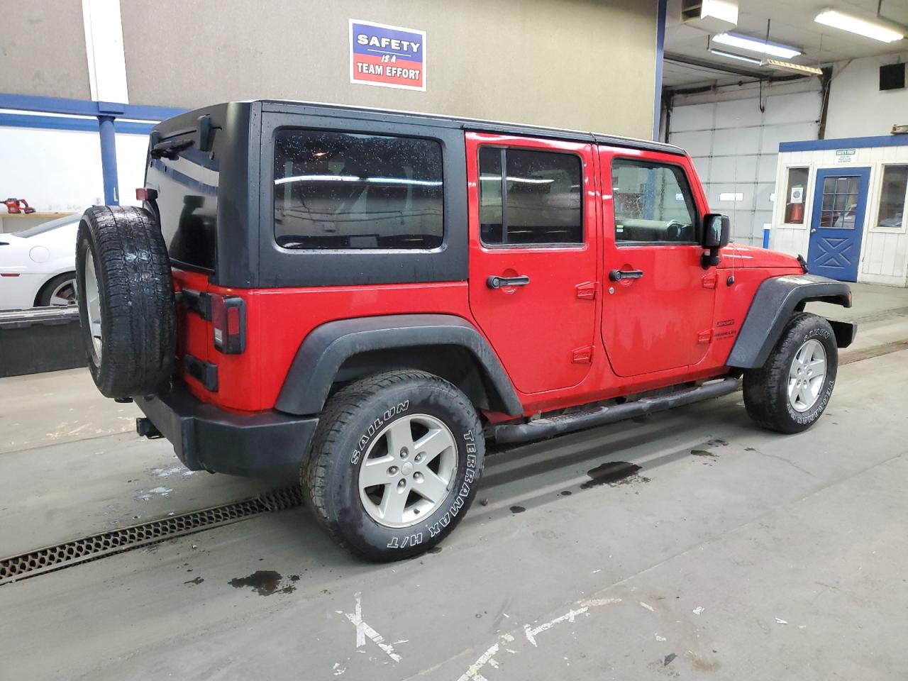 2017 Jeep Wrangler VIN 1C4BJWDG6HL591025 Copart auction photo, side / rear end damage thumbnail 3
