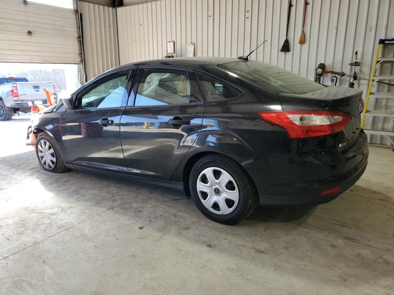 2013 Ford Focus VIN 1FADP3E28DL331640 Copart auction photo, front end damage thumbnail 2