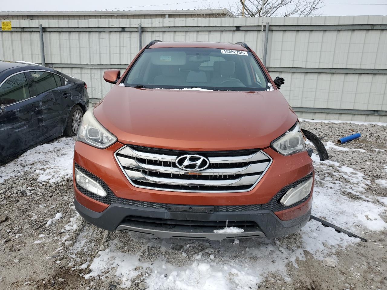 2015 Hyundai Santa Fe VIN 5XYZUDLB7FG239936 Copart auction photo, front end / side damage thumbnail 5